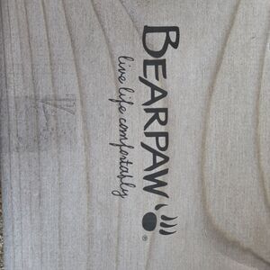 Bearpaw Logo Display